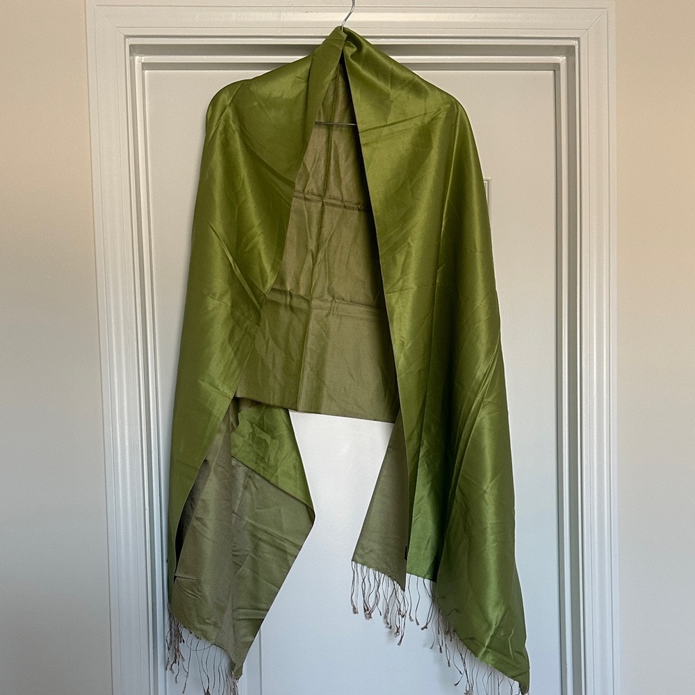 100% Silk Green Shawl with Fringe